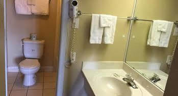 Executive Inn & Suites Beeville Exterior photo