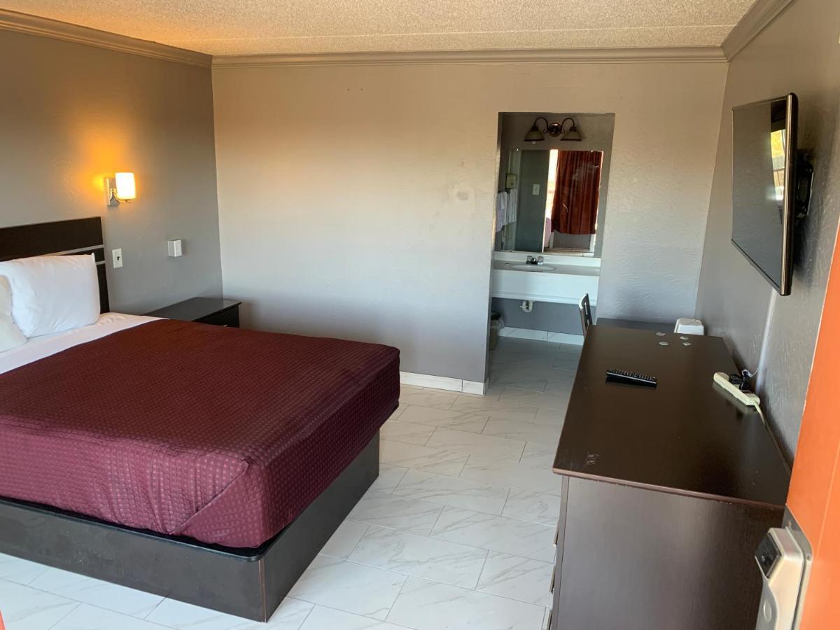 Executive Inn & Suites Beeville Exterior photo